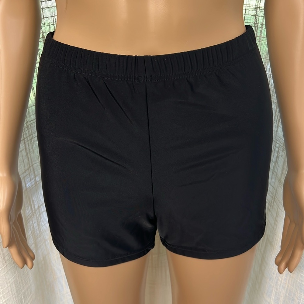 Women’s spandex shorts size small